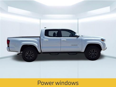 Used 2023 Toyota Tacoma SR5 AWD/4WD image 8