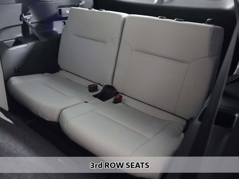 New 2025 Mitsubishi Outlander SE image 10