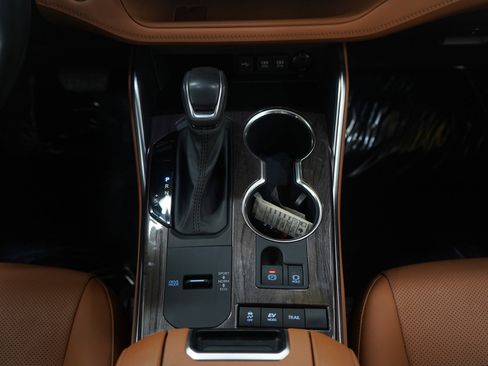 Used 2021 Toyota Highlander Platinum image 16