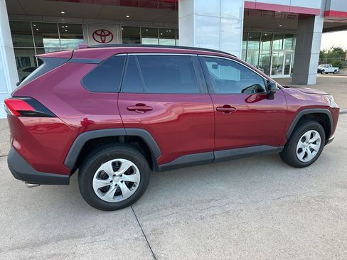 Used 2019 Toyota RAV4 LE AWD/4WD image 8