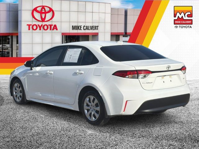 Used 2026 Toyota Corolla LE FWD image 3