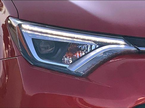 Used 2017 Toyota RAV4 Limited FWD image 27