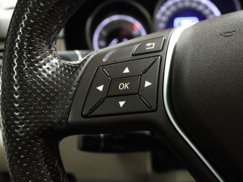 Used 2015 Mercedes-Benz E 350 4MATIC Sedan image 18