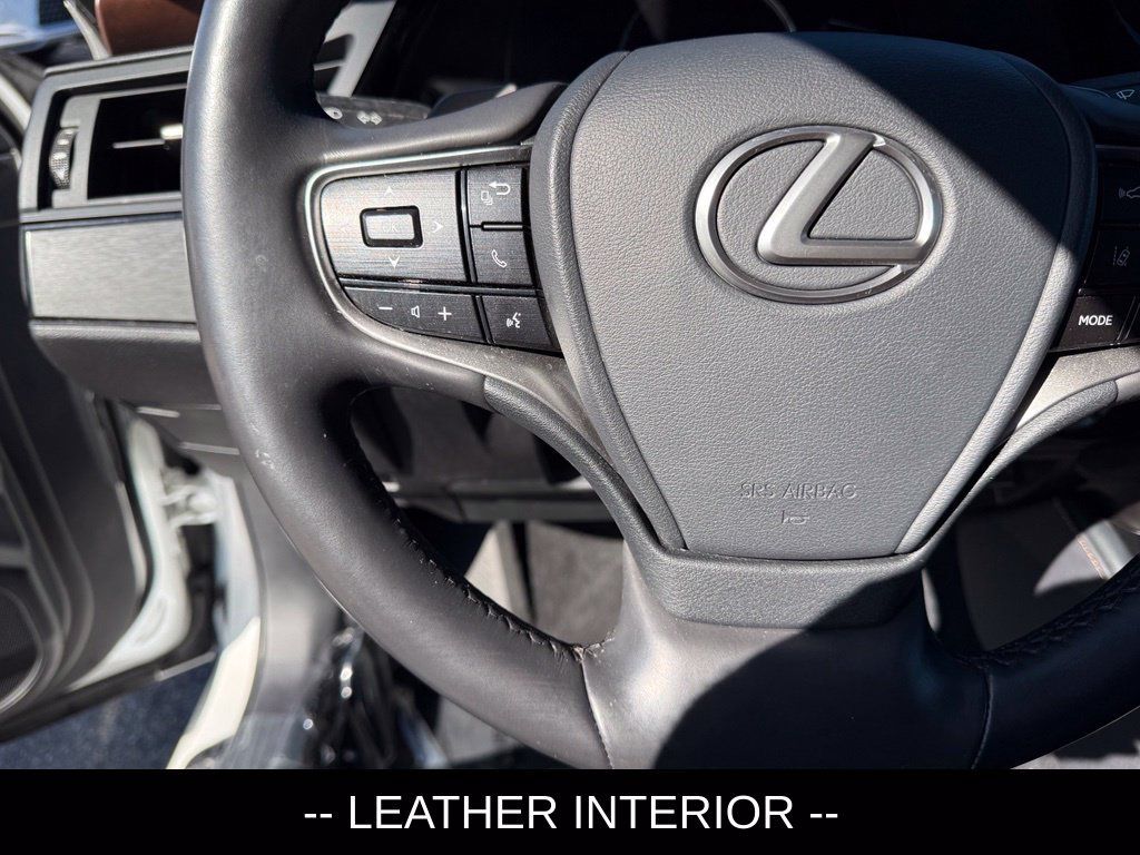 Used 2023 Lexus ES 350 w/ Premium Package FWD image 11