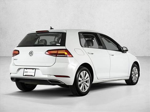 Used 2021 Volkswagen Golf 4-Door image 5