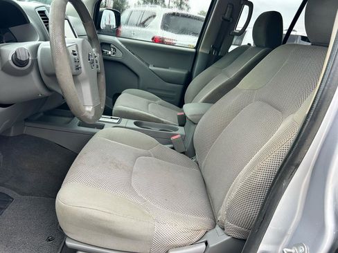 Used 2019 Nissan Frontier SV RWD image 7