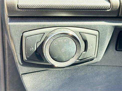 Used 2020 Ford Fusion SE image 11