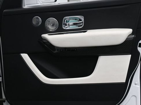 Used 2021 Rolls-Royce Cullinan Black Badge AWD/4WD image 30