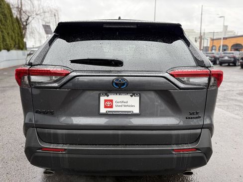 Certified 2022 Toyota RAV4 XLE image 6