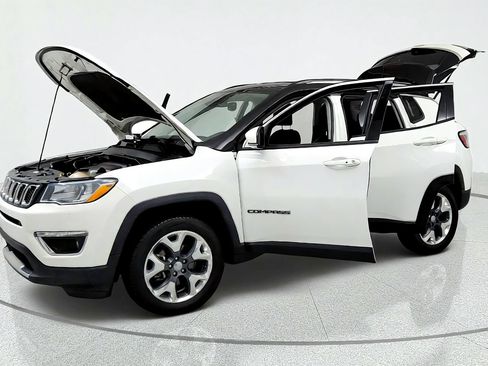 Used 2019 Jeep Compass Limited AWD/4WD image 9