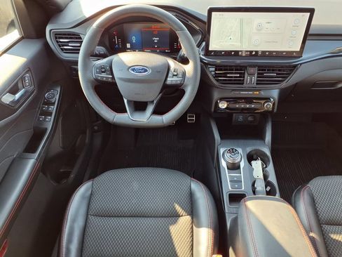 Used 2023 Ford Escape ST-Line w/ Tech Pack #1 AWD/4WD image 4