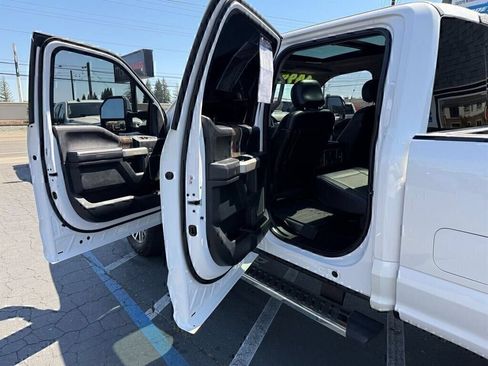 Used 2017 Ford F250 Lariat w/ Lariat Ultimate Package AWD/4WD image 14