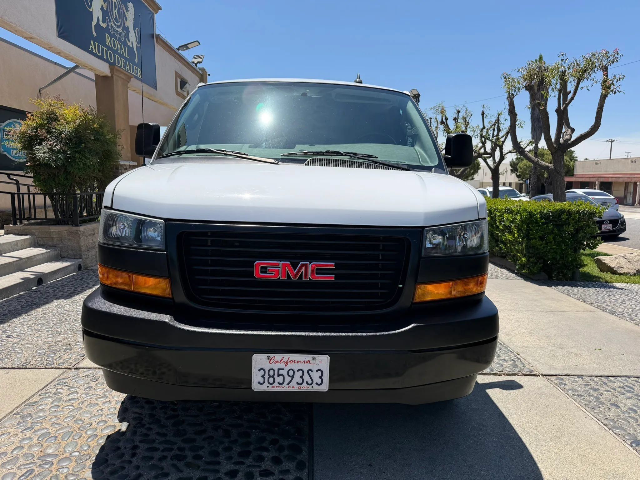 Used 2023 GMC Savana 2500 Extended w/ Driver Convenience Package RWD image 2