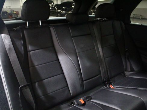 Used 2021 Mercedes-Benz GLE 350 4MATIC w/ Premium Package image 27