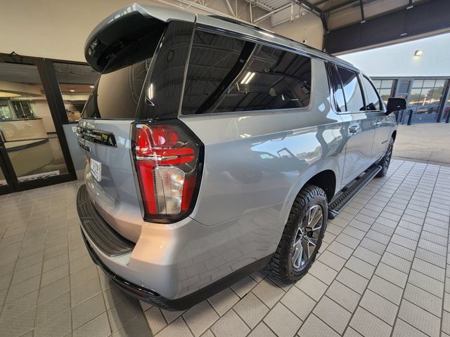 Used 2024 Chevrolet Suburban Z71 w/ Luxury Package AWD/4WD image 3