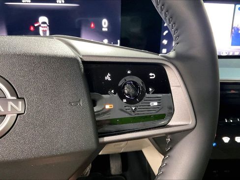 Used 2025 Nissan Murano Platinum w/ Cargo Package image 25