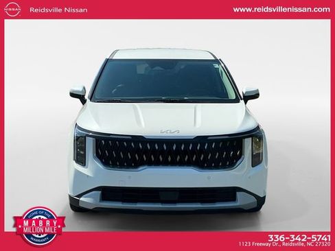 Used 2025 Kia Carnival FWD image 9