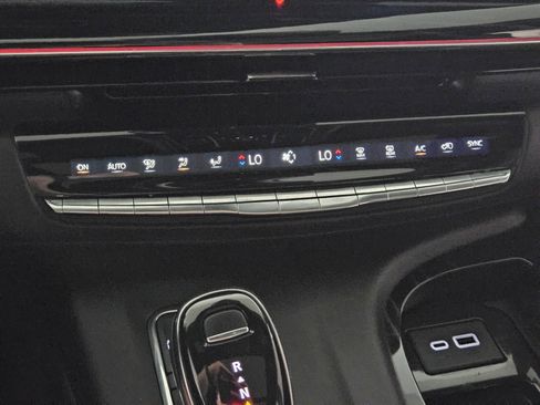 Used 2024 Cadillac Escalade ESV V w/ LPO, ONYX Package image 19