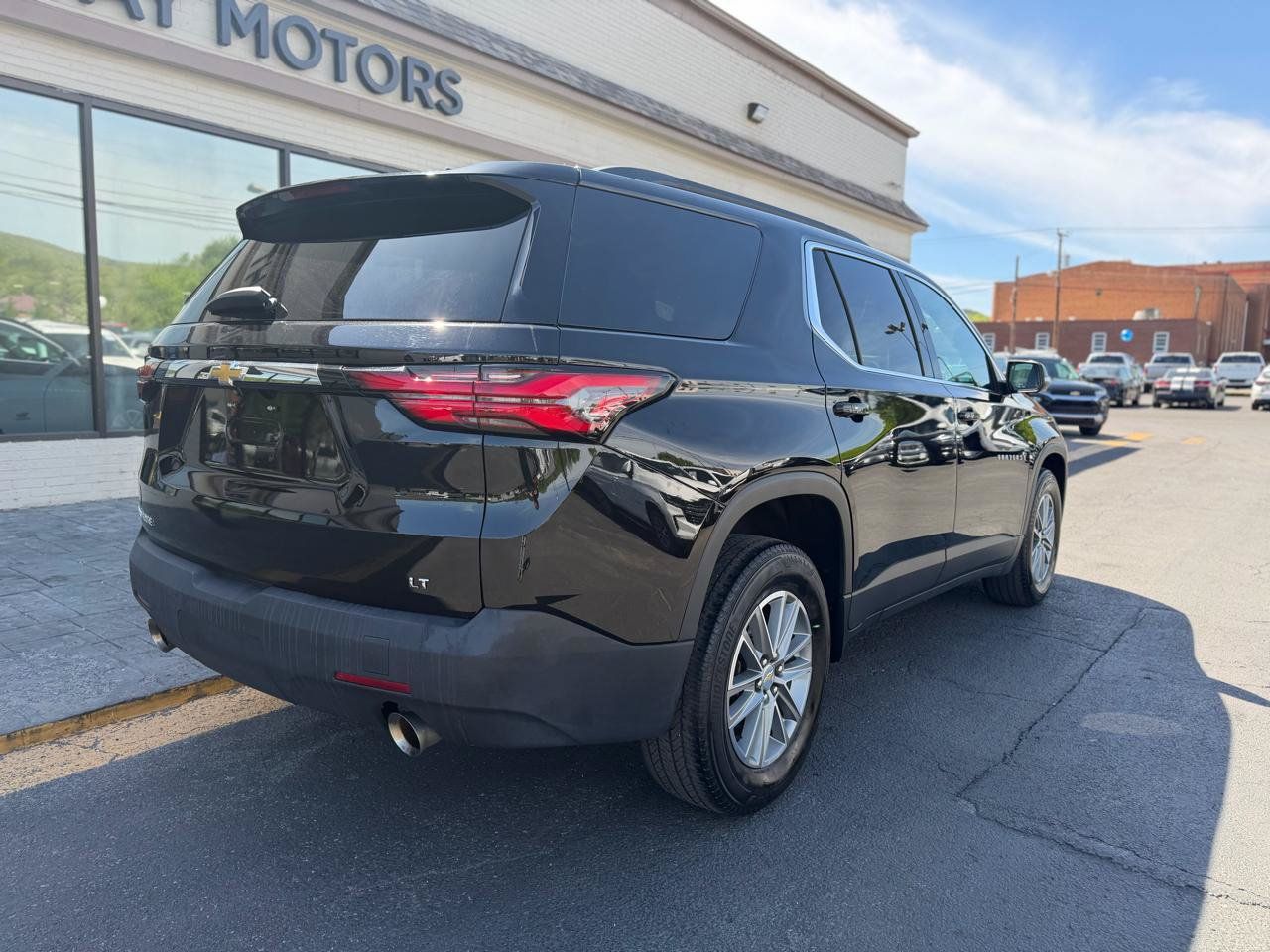 Used 2023 Chevrolet Traverse LT w/ LPO, Floor Liner Package AWD/4WD image 3