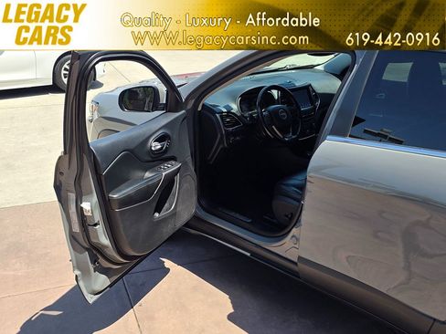 Used 2020 Jeep Cherokee Limited image 54