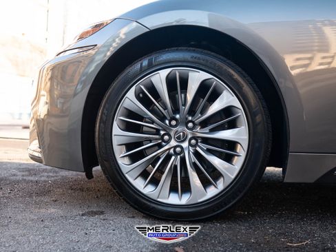 Used 2018 Lexus LS 500 AWD w/ Luxury Package image 9