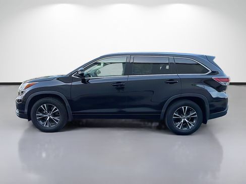 Used 2016 Toyota Highlander XLE AWD/4WD image 6