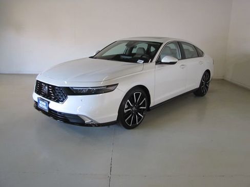 Certified 2023 Honda Accord Touring image 1