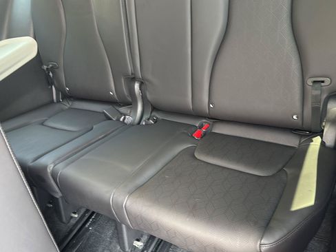 Used 2024 Kia Carnival SX FWD image 28