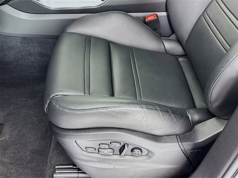 Used 2023 Porsche Cayenne Turbo image 14