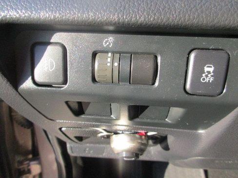 Used 2015 Subaru Forester 2.5i Premium w/ All-Weather Package AWD/4WD image 19