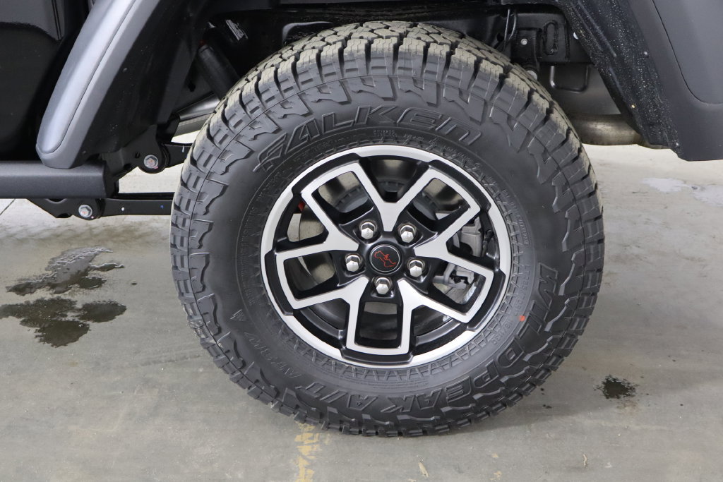 New 2026 Jeep Gladiator Rubicon w/ Steel Power Dome Hood Package AWD/4WD image 43