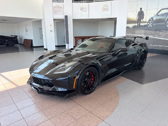 Used 2019 Chevrolet Corvette Grand Sport w/ Carbon Flash Badge Package RWD image 7