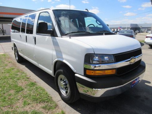 Used 2024 Chevrolet Express 3500 LT w/ LT Preferred Equipment Group RWD image 7