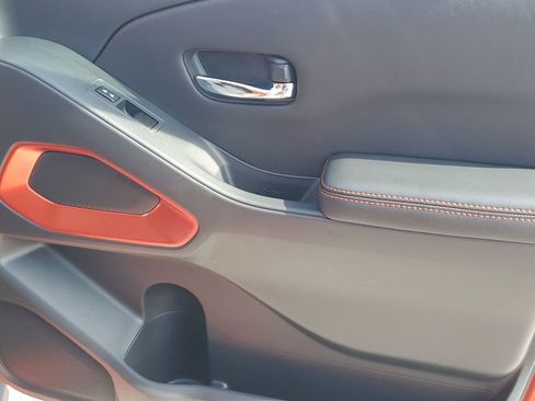 Used 2025 Nissan Frontier Pro-X w/ Pro Convenience Package image 44