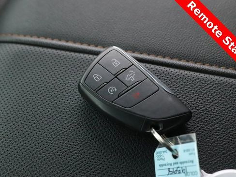 Used 2023 GMC Sierra 1500 AT4 w/ Technology Package image 3