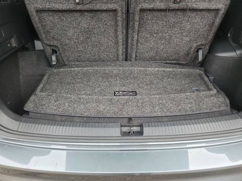 Used 2022 Volkswagen Tiguan SE R-Line FWD image 33