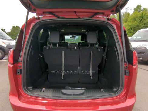 New 2026 Chrysler Voyager LX image 27