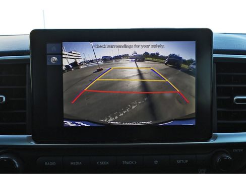 Certified 2025 Hyundai Venue SE image 24