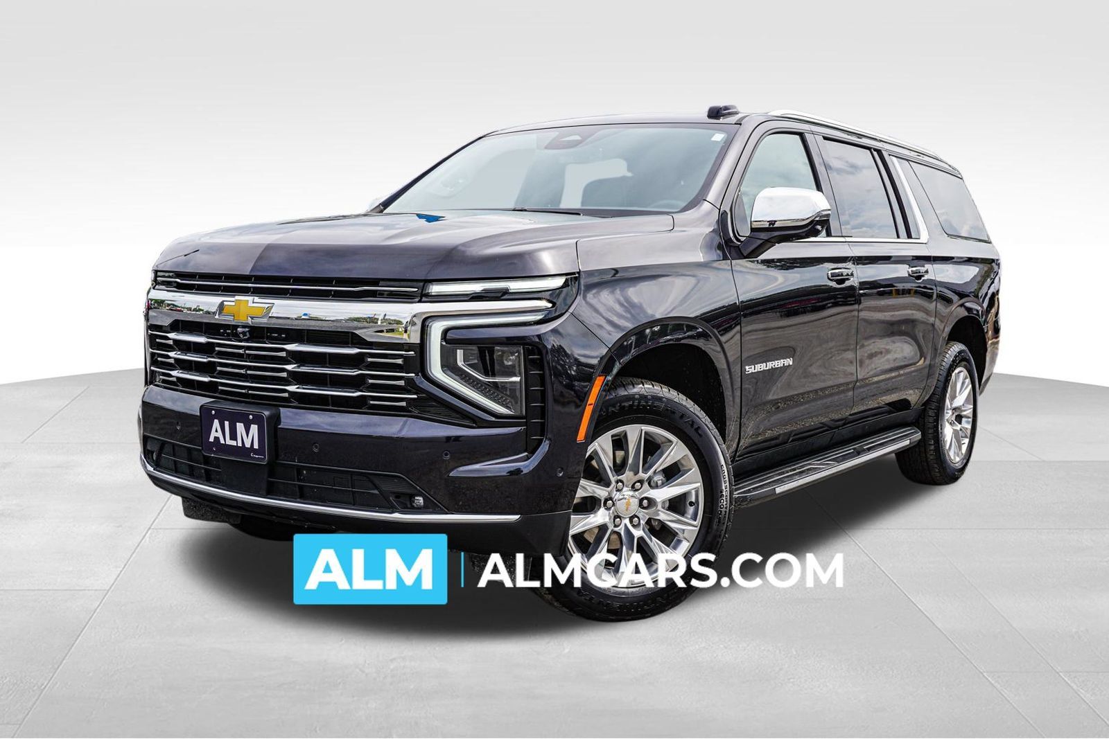 Used 2025 Chevrolet Suburban Premier AWD/4WD image 1