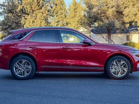 Used 2025 Genesis GV70 2.5T image 3