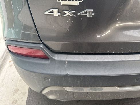 Used 2019 Jeep Cherokee Limited image 8