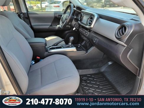 Used 2018 Toyota Tacoma SR5 w/ Exterior Package image 11