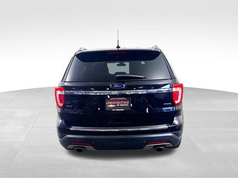 Used 2018 Ford Explorer XLT w/ Equipment Group 202A AWD/4WD image 10