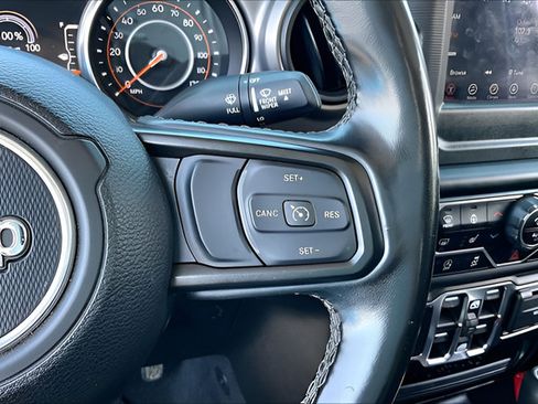 Used 2021 Jeep Gladiator Sport AWD/4WD image 11