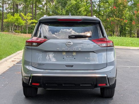 Used 2024 Nissan Rogue Platinum AWD/4WD image 21