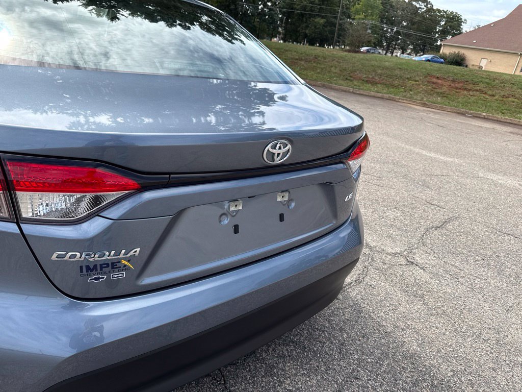 Used 2025 Toyota Corolla LE w/ Convenience Package FWD image 28