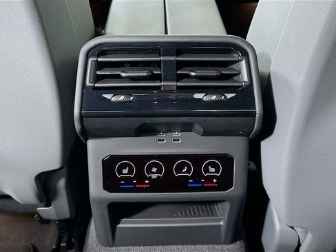 New 2026 BMW 550e xDrive w/ Executive Package image 18