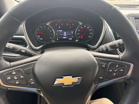 Used 2024 Chevrolet Equinox LT FWD image 11