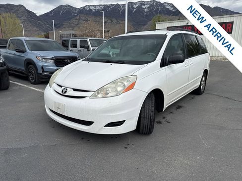 Used 2008 Toyota Sienna CE image 3