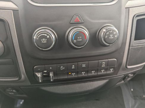 Used 2018 RAM 2500 Tradesman w/ Chrome Appearance Group image 16